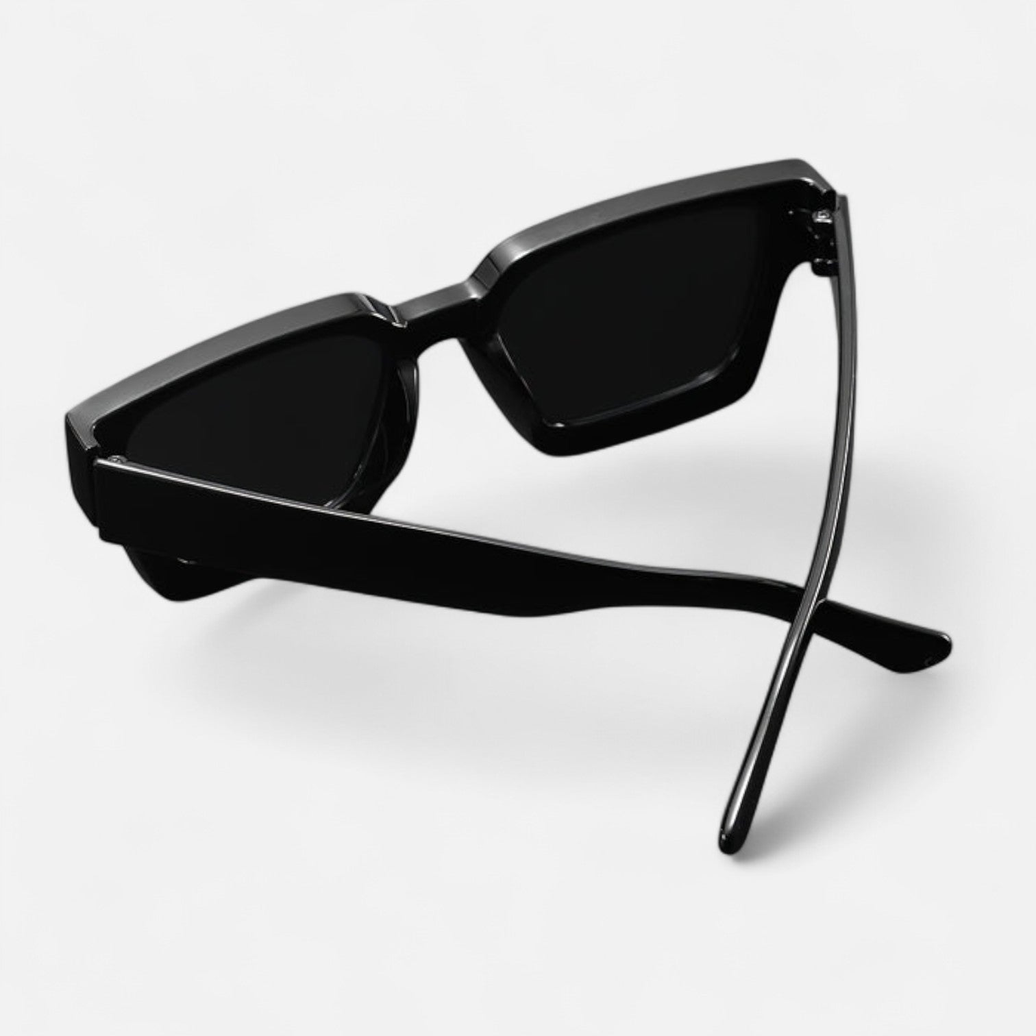 Valcien | Unisex Aero Performance Sunglasses – Streamlined Fit, Precision Vision