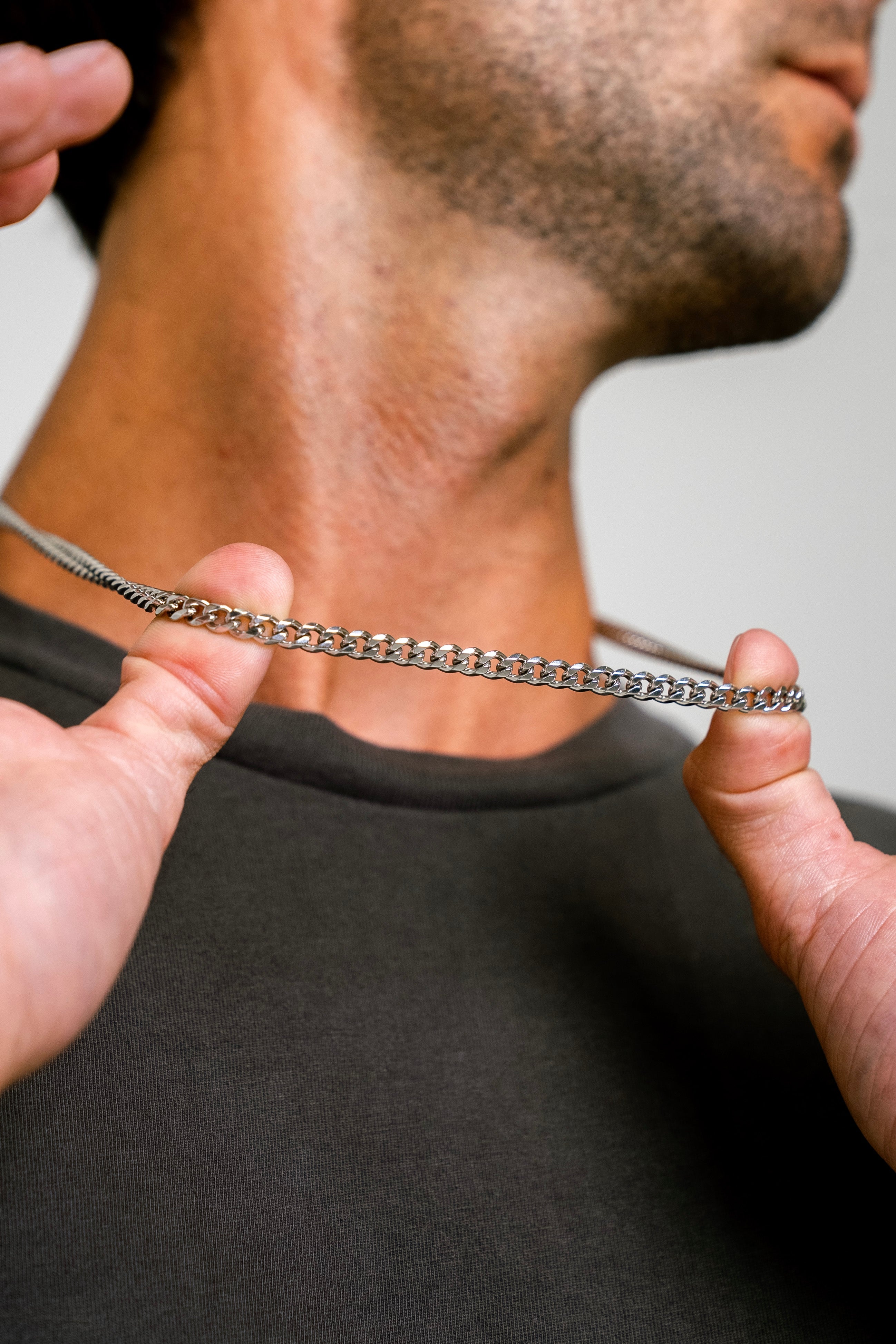 CUBAN 5MM CHAIN NECKLACE - WHITE GOLD