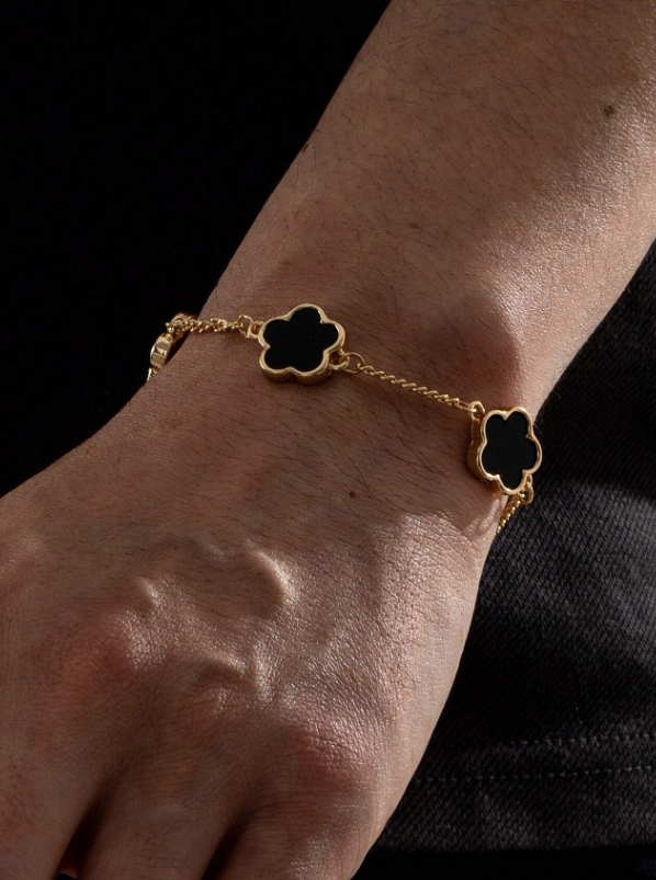 Valcien | Classic Lucky Clover Bracelet – Fashion Charm Jewelry with Timeless Design & Symbolic Meaning
