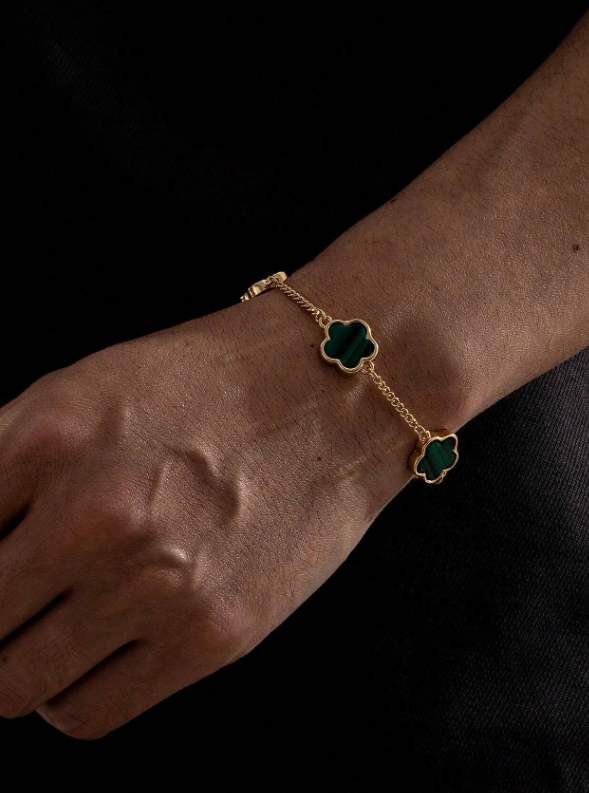 Valcien | Classic Lucky Clover Bracelet – Fashion Charm Jewelry with Timeless Design & Symbolic Meaning