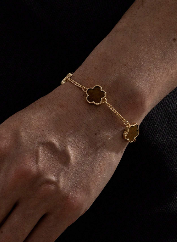 Valcien | Classic Lucky Clover Bracelet – Fashion Charm Jewelry with Timeless Design & Symbolic Meaning