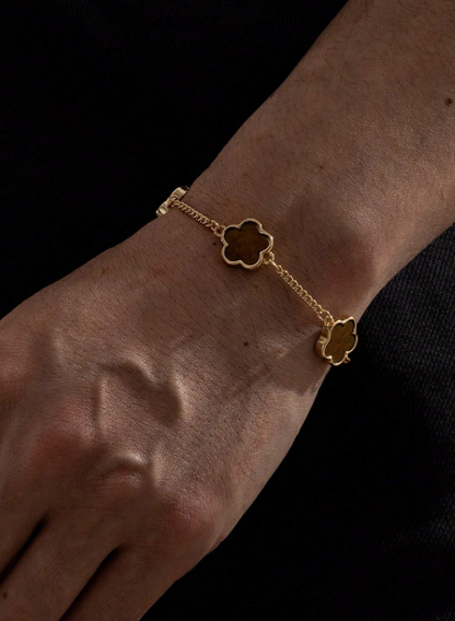 Valcien | Classic Lucky Clover Bracelet – Fashion Charm Jewelry with Timeless Design & Symbolic Meaning