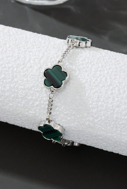 Valcien | Classic Lucky Clover Bracelet – Fashion Charm Jewelry with Timeless Design & Symbolic Meaning