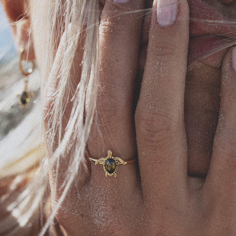 Valcien | Emrold Turtle Ring Gold