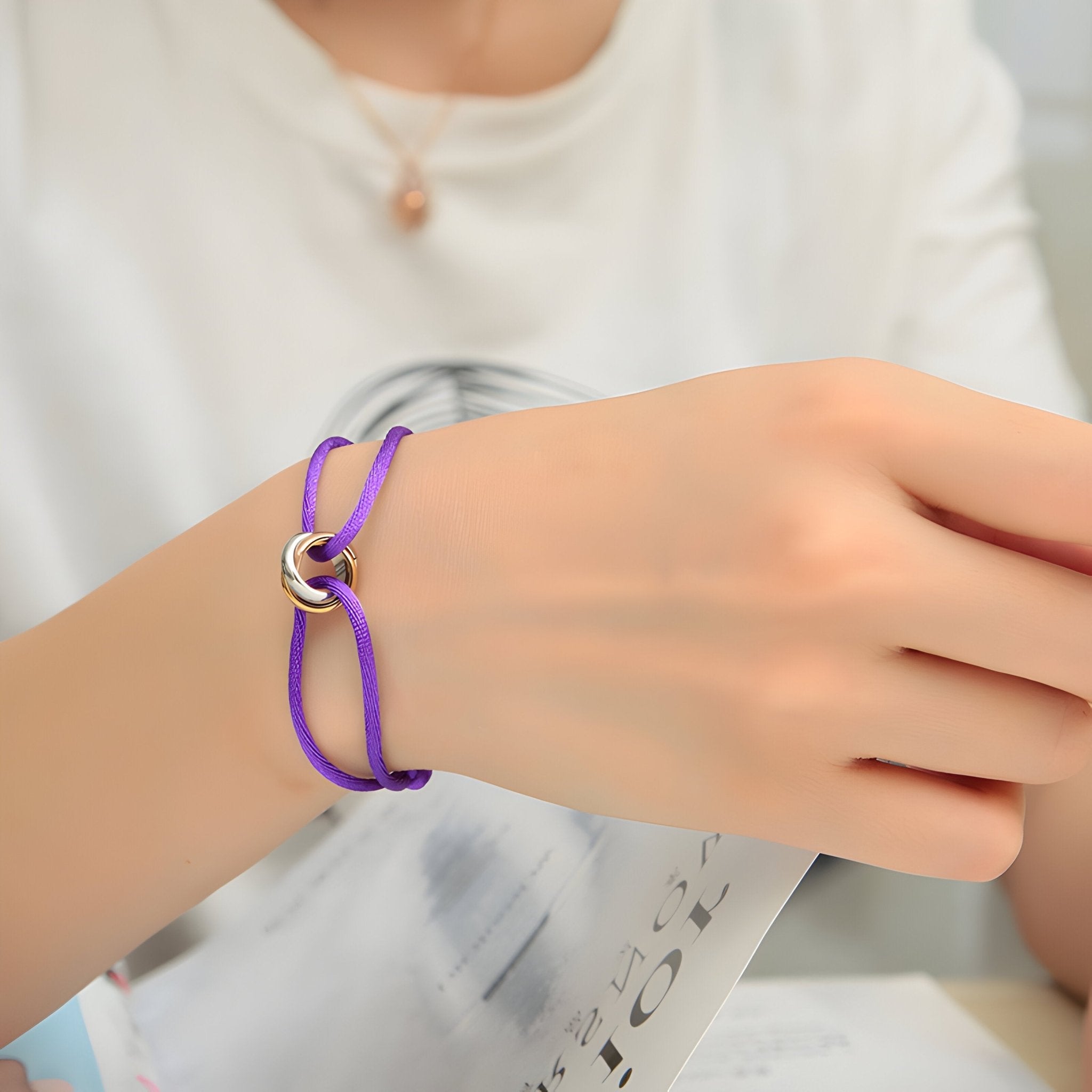 Valcien | Classic Cord Bracelet With Interlaced Circles
