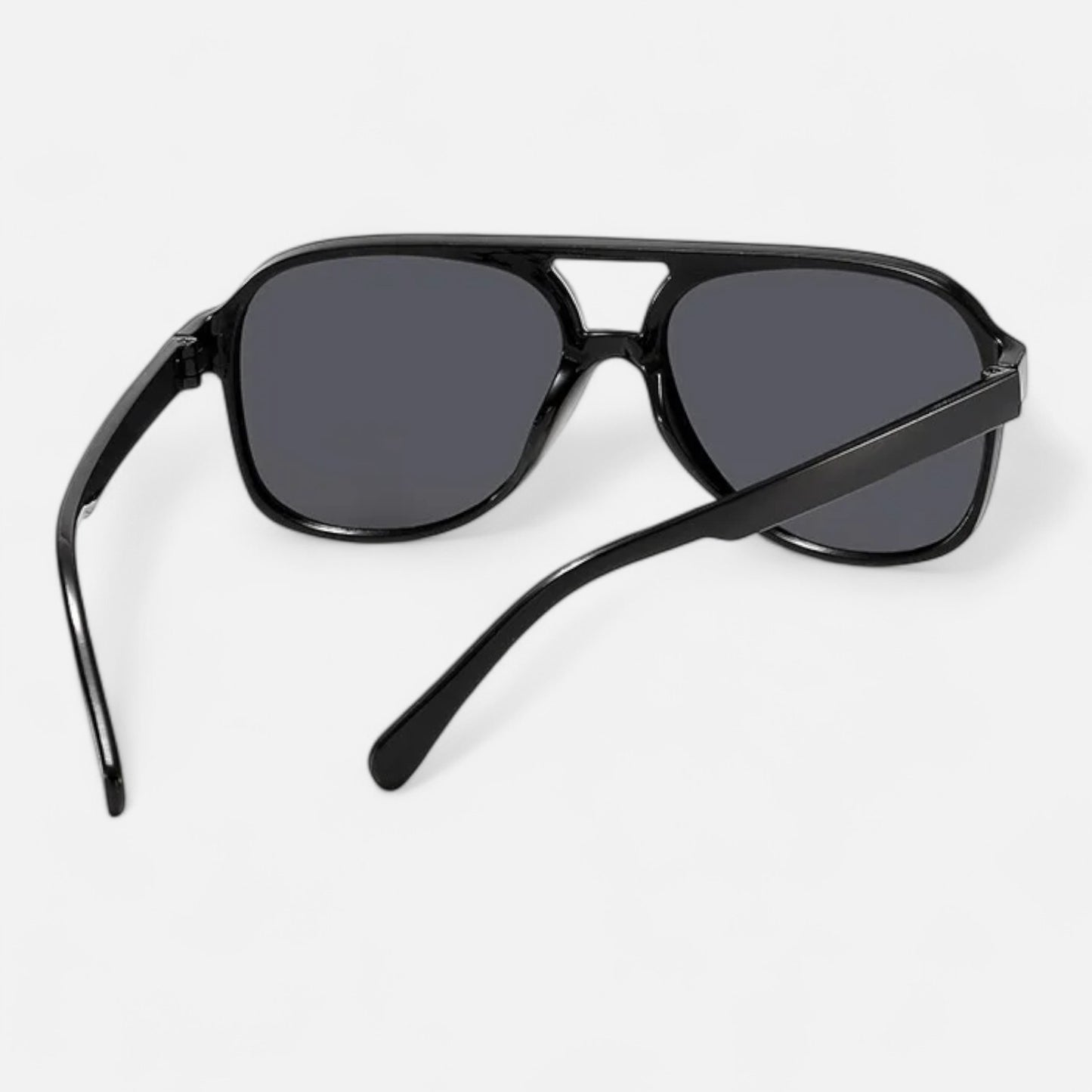 Valcien | Vintage Round Frame Sunglasses – Unisex Design, Anti-Glare Lens Clarity