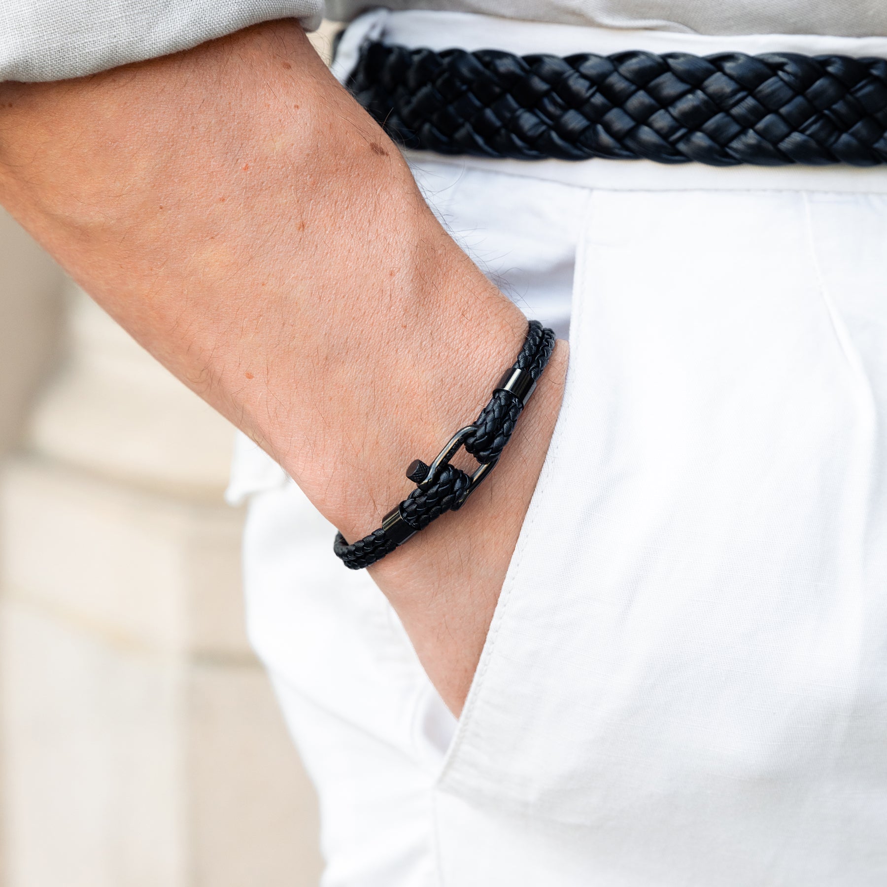 Valcien | Black Bucket Men Bracelet